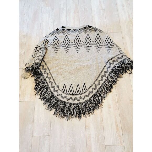 New York Collection PL Fringe Poncho Sweater Southwestern Tan Black Petite Large - Picture 3 of 9